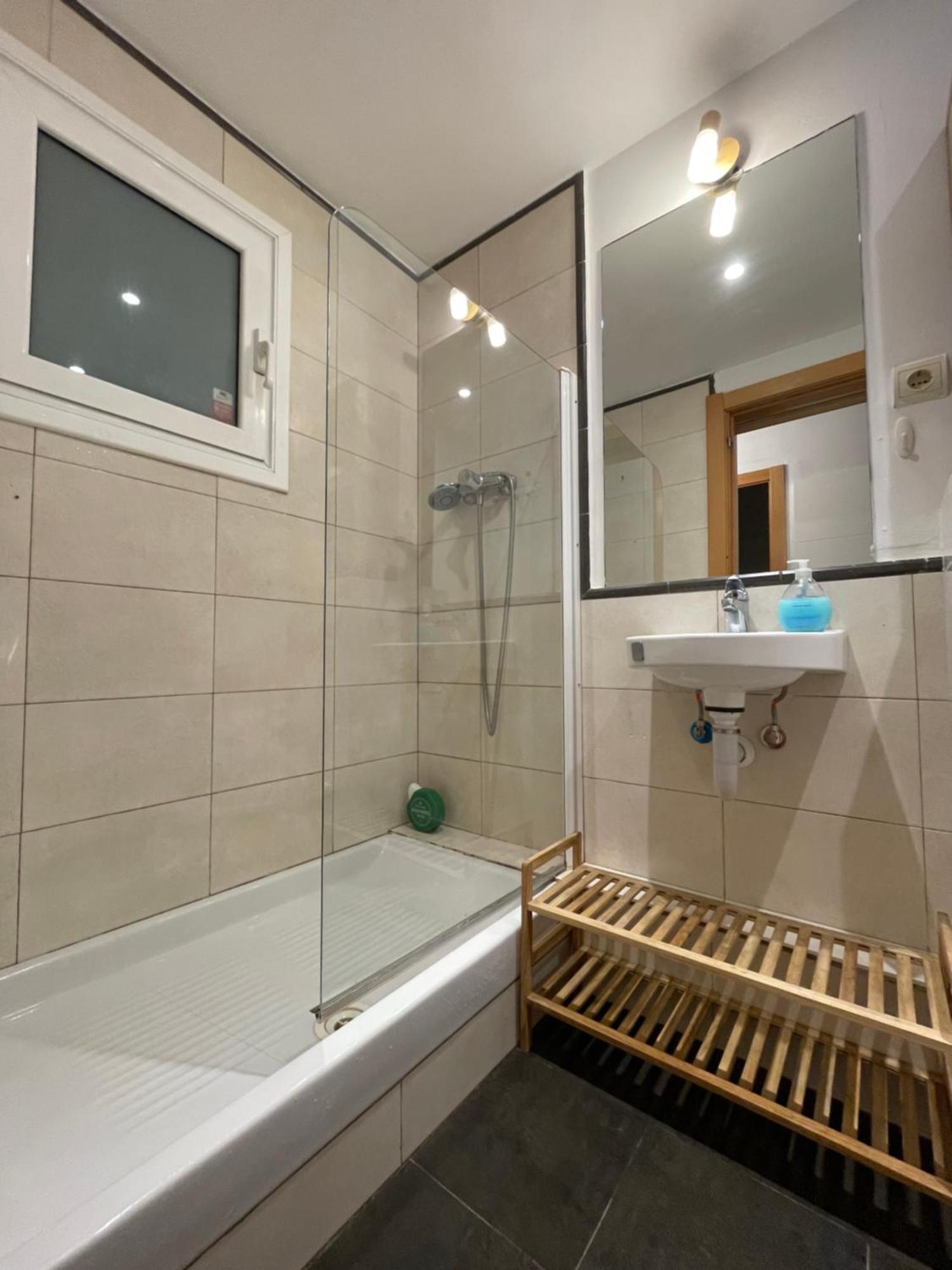 Апартаменты Apartamento Tranquilo Y Del Barrio Барселона Экстерьер фото